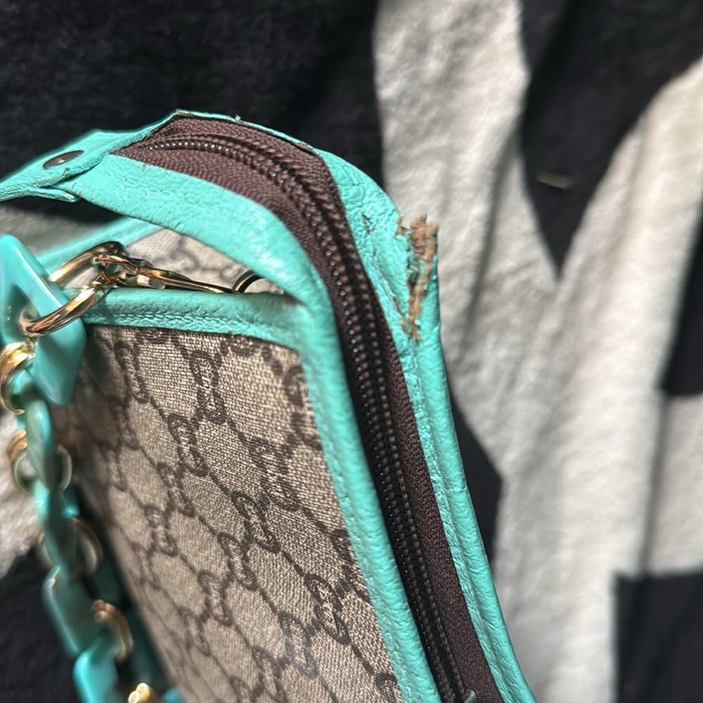 Gucci Beige and Teal Shoulder Bag - Picture 14 of 17